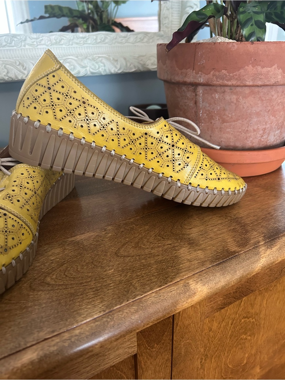 Molly Bessa Yellow Laser-Cut Genuine Leather Lace-Up Women's Shoes, from Turkey - Picture 2 of 10